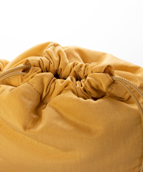 kakatoo(カカトゥ)の「カカトゥ kakatoo / ツイストハンドルドロストバッグ(ショルダーバッグ・レディース・アイボリー/イエロー/ブラック・FREE)」の17枚目の写真