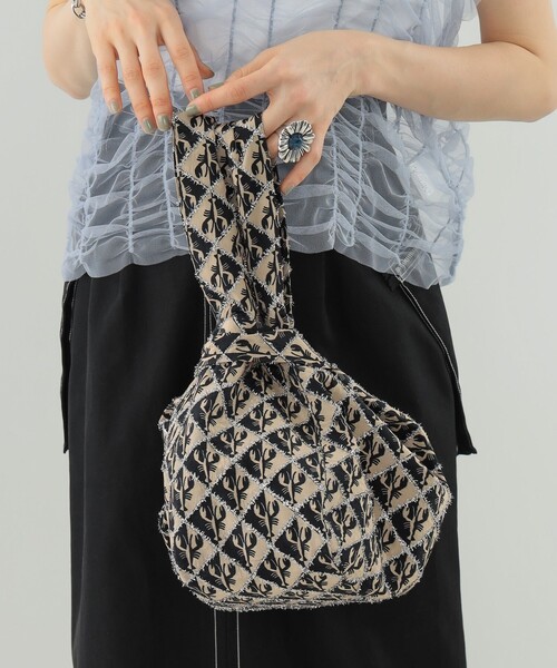 Ray BEAMS(レイビームス)の「HEY!Mrs ROSE / Metallic Bushy バッグ(トートバッグ・レディース・レッド/ブラック・ONE SIZE)」の2枚目の写真