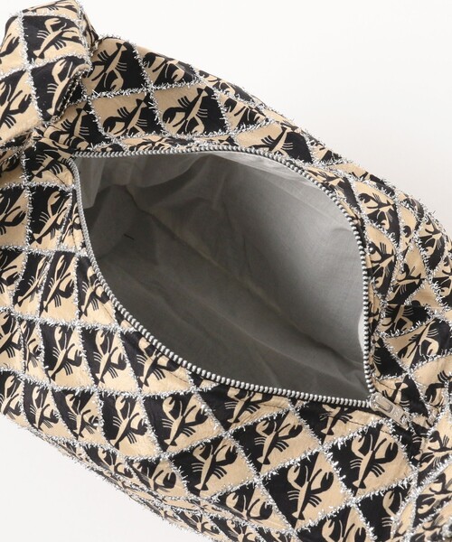 Ray BEAMS(レイビームス)の「HEY!Mrs ROSE / Metallic Bushy バッグ(トートバッグ・レディース・レッド/ブラック・ONE SIZE)」の11枚目の写真