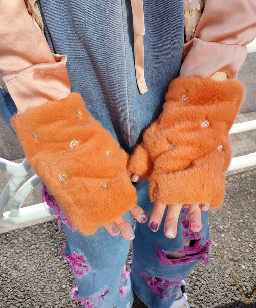 Casselini(キャセリーニ)の「Casselini(キャセリーニ)フラワー刺繍アームウォーマー(手袋・レディース・ブルー/オレンジ/オフホワイト・FREE)」の1枚目の写真