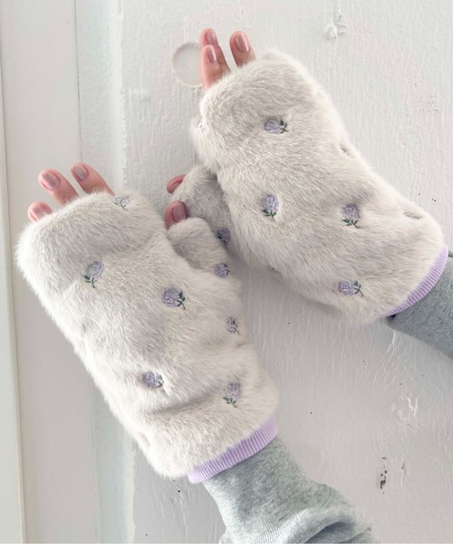 Casselini(キャセリーニ)の「Casselini(キャセリーニ)フラワー刺繍アームウォーマー(手袋・レディース・ブルー/オレンジ/オフホワイト・FREE)」の16枚目の写真