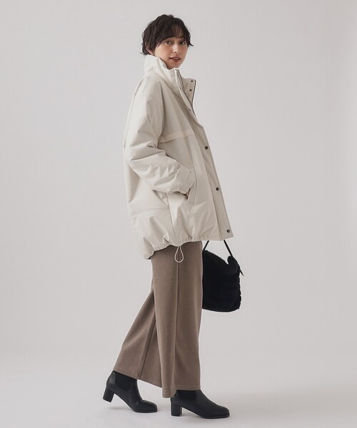 Cutie Blonde（キューティーブロンド）の「◆中綿スタンドカラー オーバーサイズコート【SHOO WARM】（その他アウター・レディース・ブラック/アイボリー・00）」の5枚目の写真
