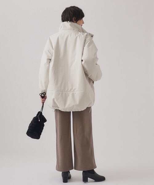 Cutie Blonde（キューティーブロンド）の「◆中綿スタンドカラー オーバーサイズコート【SHOO WARM】（その他アウター・レディース・ブラック/アイボリー・00）」の6枚目の写真