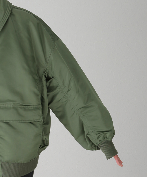 Spick & Span（スピックアンドスパン）の「≪一部店舗+WEB限定≫【upper hights / アッパーハイツ】 THE U-A2（ミリタリージャケット・レディース・カーキ/ベージュ・MEDIUM）」の21枚目の写真