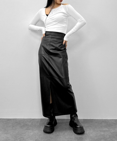 LVEU.(ラブユ.)の「【LVEU.】チェーンホルターネックアシンメトリートップス / トップス カットソー ホルターネック チェーン アシメ アシンメトリー 長袖 ブラック ホワイト ZOZOTOWN限定(Tシャツ/カットソー・レディース・ブラック/ホワイト・FREE)」の12枚目の写真