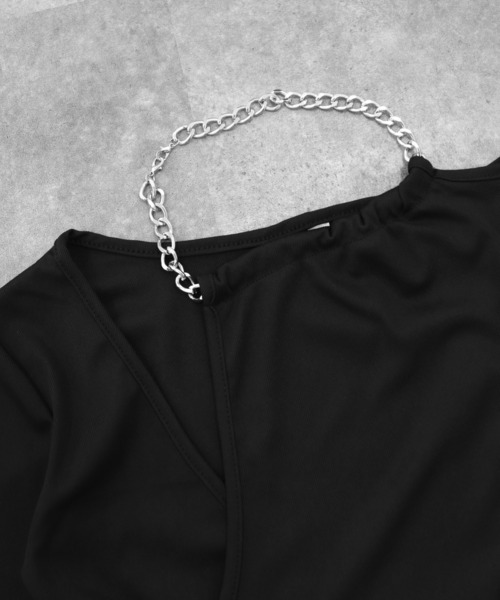 LVEU.(ラブユ.)の「【LVEU.】チェーンホルターネックアシンメトリートップス / トップス カットソー ホルターネック チェーン アシメ アシンメトリー 長袖 ブラック ホワイト ZOZOTOWN限定(Tシャツ/カットソー・レディース・ブラック/ホワイト・FREE)」の19枚目の写真