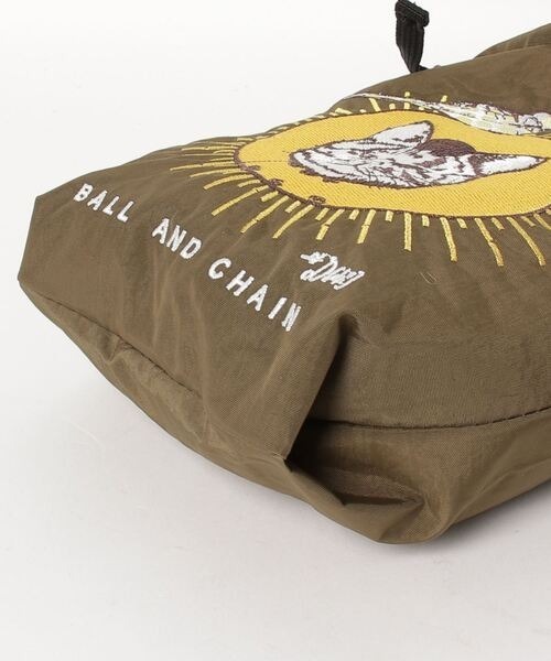 Ball&Chain（ボールアンドチェーン）の「[BALL&CHAIN/ボールアンドチェーン] D.CAT 刺繍デザインナイロンバッグ スモールサイズ（ショルダーバッグ・レディース・カーキ・S）」の18枚目の写真