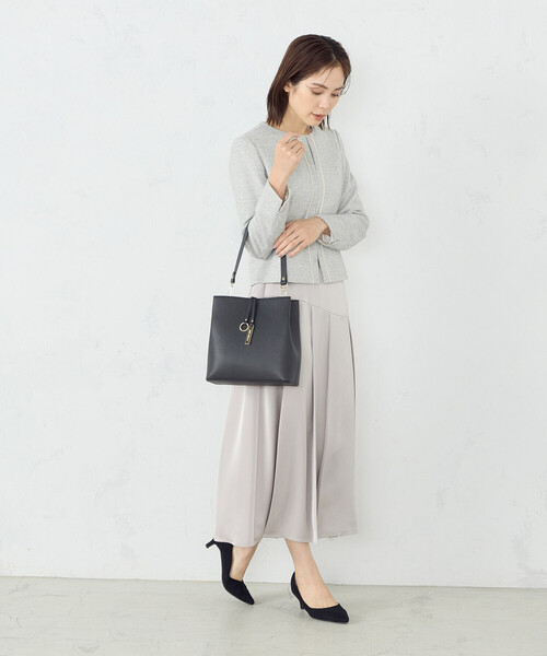 MONO COMME CA(モノコムサ)の「ロゴプレートミニバッグ(ハンドバッグ・レディース・ブラック/グレー/ベージュ・FREE)」の5枚目の写真