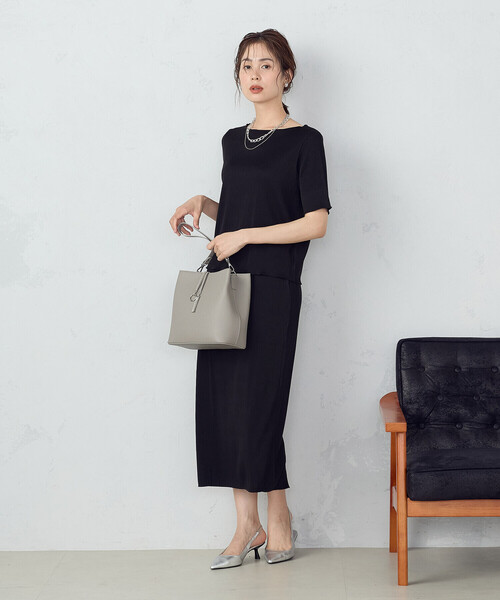 MONO COMME CA(モノコムサ)の「ロゴプレートミニバッグ(ハンドバッグ・レディース・ブラック/グレー/ベージュ・FREE)」の13枚目の写真