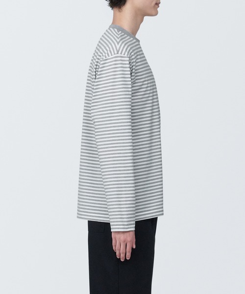 無印良品（ムジルシリョウヒン）の「紳士　天竺編みクルーネック長袖Ｔシャツ（ボーダー）（Tシャツ/カットソー・メンズ・ブラック系/ピンク系/ブルー系2/グレー系その他/イエロー系9/スモーキーグリーン系1・S/XL/M/L）」の14枚目の写真