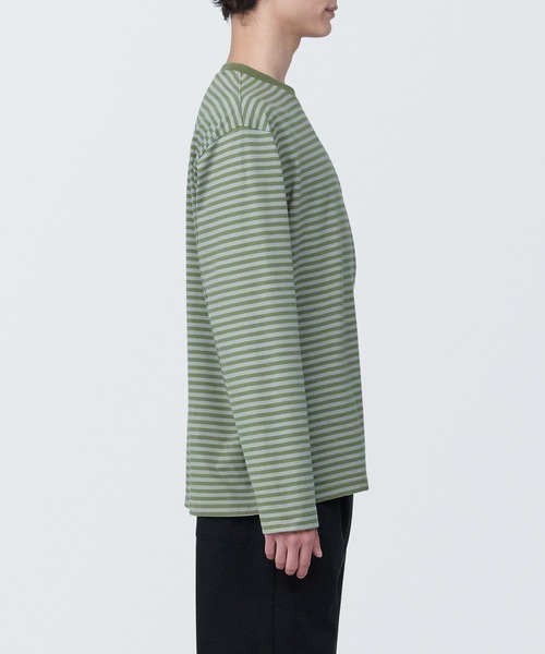 無印良品（ムジルシリョウヒン）の「紳士　天竺編みクルーネック長袖Ｔシャツ（ボーダー）（Tシャツ/カットソー・メンズ・ブラック系/ピンク系/ブルー系2/グレー系その他/イエロー系9/スモーキーグリーン系1・S/XL/M/L）」の20枚目の写真