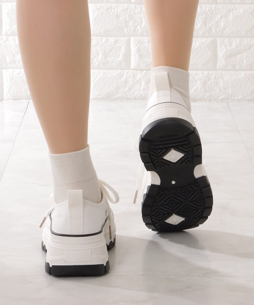 Lace Ladies（レースレディース）の「配色 ライン 厚底 キャンバス スニーカー（スニーカー・レディース・ホワイト/ブラック・ 25/24.5/24/23.5/23/22.5）」の14枚目の写真