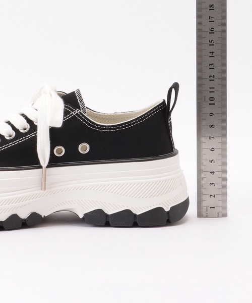 Lace Ladies（レースレディース）の「配色 ライン 厚底 キャンバス スニーカー（スニーカー・レディース・ホワイト/ブラック・ 25/24.5/24/23.5/23/22.5）」の4枚目の写真