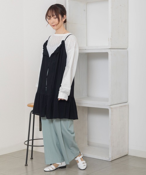 POU DOU DOU(プードゥドゥ)の「シフォンギャザーキャミチュニック(シャツ/ブラウス・レディース・オフホワイト/ブラック/ライトブルー・3)」の15枚目の写真