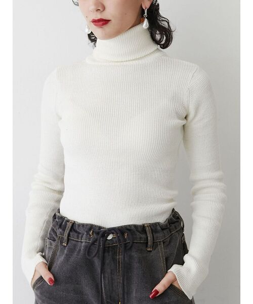 jouetie（ジュエティ）の「ベーシックカラータートルニット（ニット/セーター・レディース・ライトブルー/ピンク/オフホワイト・MEDIUM）」の6枚目の写真