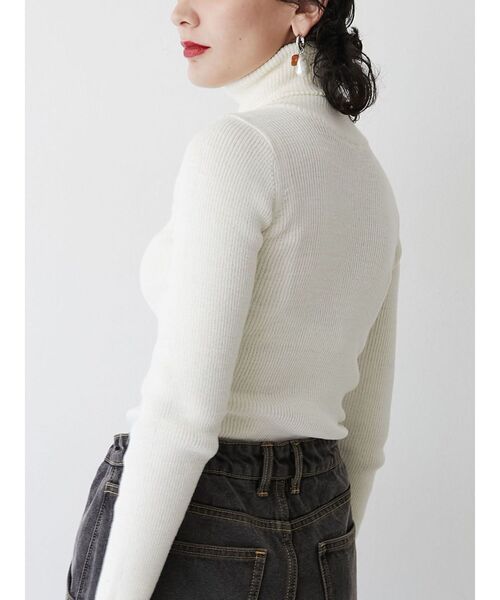 jouetie（ジュエティ）の「ベーシックカラータートルニット（ニット/セーター・レディース・ライトブルー/ピンク/オフホワイト・MEDIUM）」の7枚目の写真