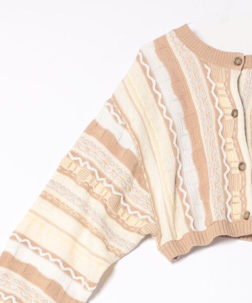 LOWRYS FARM(ローリーズファーム)の「2WAY柄ショートカーディガン 102893(ニット/セーター・レディース・オフホワイト/ブラック/ベージュ・FREE)」の7枚目の写真