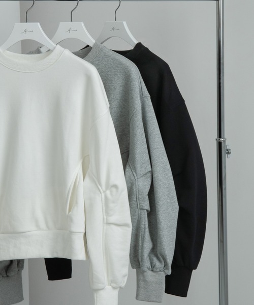 Amiur（エミレ）の「design line tuck sleeve sweat / デザインラインタックスリーブスウェット（スウェット・レディース・グレー/ホワイト/ブラック・FREE）」の22枚目の写真