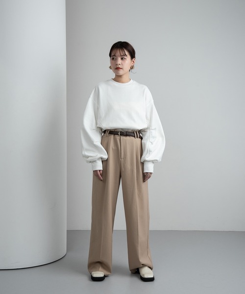 Amiur（エミレ）の「design line tuck sleeve sweat / デザインラインタックスリーブスウェット（スウェット・レディース・グレー/ホワイト/ブラック・FREE）」の8枚目の写真