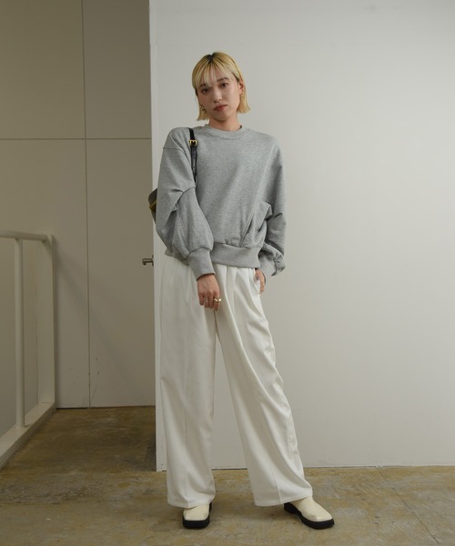 Amiur（エミレ）の「design line tuck sleeve sweat / デザインラインタックスリーブスウェット（スウェット・レディース・グレー/ホワイト/ブラック・FREE）」の17枚目の写真