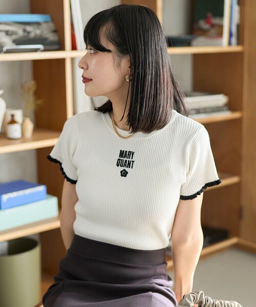 PUBLUX（パブリュクス）の「MARY QUANT × PUBLUX/マリークワント 胸刺繍配色ショートスリーブニットトップス　限定展開（Tシャツ/カットソー・レディース・ブラック/オフホワイト/ブラウン・ﾌﾘ-）」の19枚目の写真