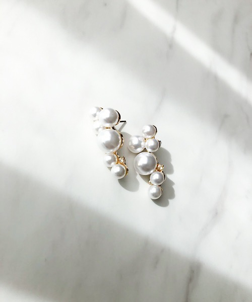 TIMELESS&THREE(タイムレスアンドスリー)の「ランダムパールモチーフラインピアス(ピアス(両耳用)・レディース・シルバー/ゴールド・FREE)」の8枚目の写真