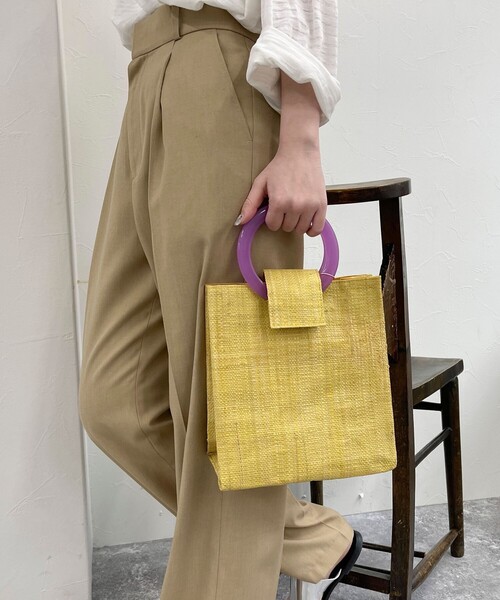 fredy emue（フレディエミュ）の「カラーラフィアシートリングハンドルバッグ（かごバッグ・レディース・イエロー/ホワイト系その他4・FREE）」の5枚目の写真