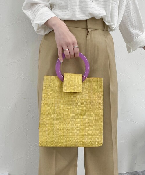fredy emue（フレディエミュ）の「カラーラフィアシートリングハンドルバッグ（かごバッグ・レディース・イエロー/ホワイト系その他4・FREE）」の6枚目の写真