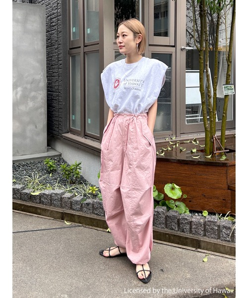 NutmegMills（ナツメグミルズ）の「NUTMEG×HAWAII大学別注 ロゴノースリトップス（Tシャツ/カットソー・レディース・グリーン/ライトグレー/オフホワイト・FREE）」の4枚目の写真