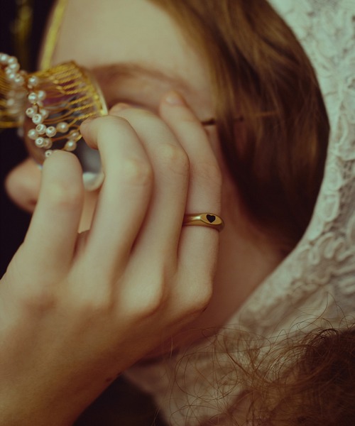 ANU(アヌ)の「petite heart ring - ペティットハートリング(リング・レディース・ゴールド/シルバー・9号/11号)」の5枚目の写真