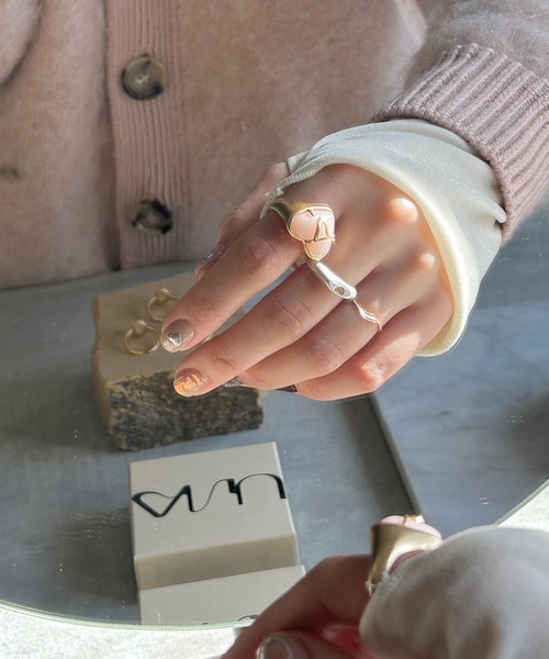 ANU(アヌ)の「petite heart ring - ペティットハートリング(リング・レディース・ゴールド/シルバー・9号/11号)」の18枚目の写真