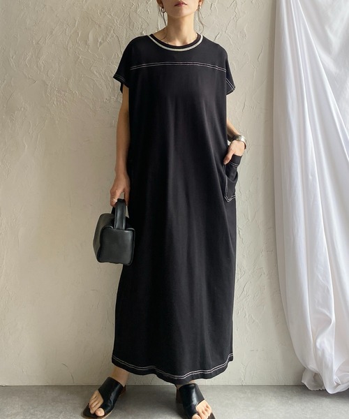 She's Closet(シーズクローゼット)の「配色ステッチポケット半袖フレンチスリーブロング丈Tシャツワンピース(ワンピース・レディース・ブラック/グレイッシュベージュ・FREE)」の1枚目の写真