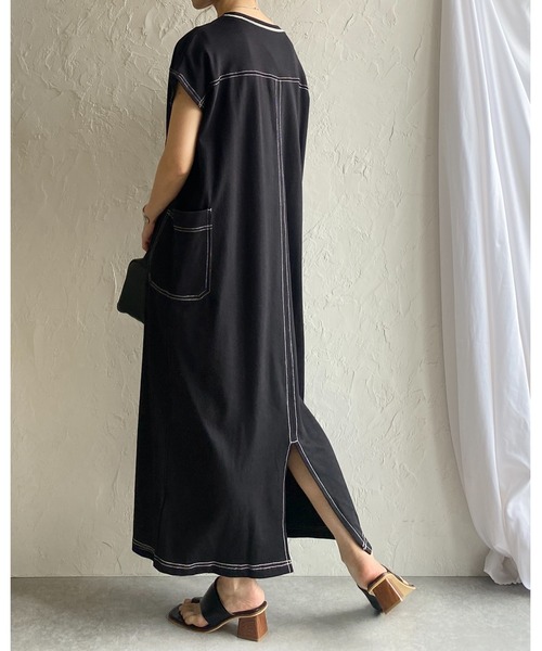 She's Closet(シーズクローゼット)の「配色ステッチポケット半袖フレンチスリーブロング丈Tシャツワンピース(ワンピース・レディース・ブラック/グレイッシュベージュ・FREE)」の7枚目の写真