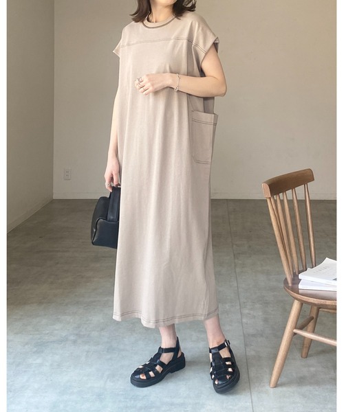 She's Closet(シーズクローゼット)の「配色ステッチポケット半袖フレンチスリーブロング丈Tシャツワンピース(ワンピース・レディース・ブラック/グレイッシュベージュ・FREE)」の8枚目の写真