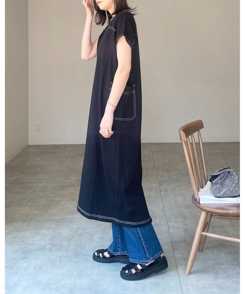 She's Closet(シーズクローゼット)の「配色ステッチポケット半袖フレンチスリーブロング丈Tシャツワンピース(ワンピース・レディース・ブラック/グレイッシュベージュ・FREE)」の11枚目の写真