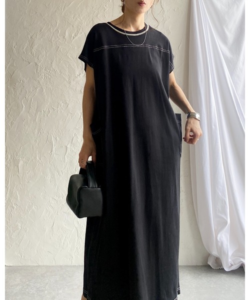 She's Closet(シーズクローゼット)の「配色ステッチポケット半袖フレンチスリーブロング丈Tシャツワンピース(ワンピース・レディース・ブラック/グレイッシュベージュ・FREE)」の13枚目の写真