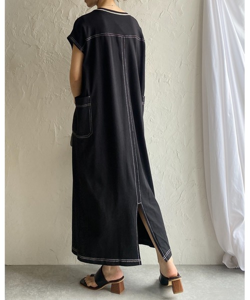 She's Closet(シーズクローゼット)の「配色ステッチポケット半袖フレンチスリーブロング丈Tシャツワンピース(ワンピース・レディース・ブラック/グレイッシュベージュ・FREE)」の14枚目の写真