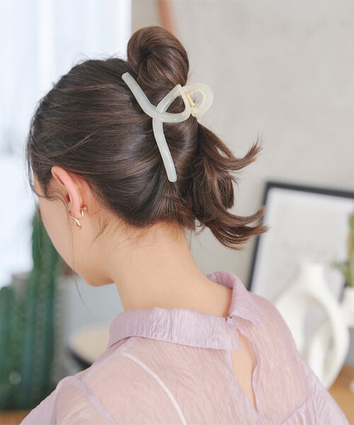 KOBE LETTUCE(コウベレタス)の「ヘアクリップ(バレッタ/ヘアクリップ・レディース・クリアブラウン/ブラウン/キャメル/ブラック/アイボリー/クリアグリーン/ホワイト系/グレー系・F)」の3枚目の写真