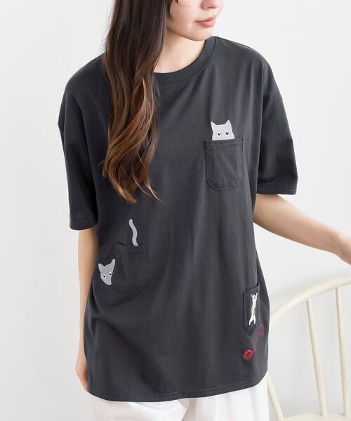 rps(アールピーエス)の「ねこだらけ3ポケットワイドT(Tシャツ/カットソー・レディース・チャコールグレー/オートミール/オフホワイト・フリー)」の1枚目の写真