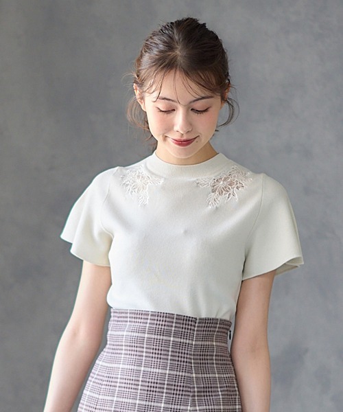 12Twelve Agenda(トゥエルブ アジェンダ)の「ネック刺繍半袖ニットプルオーバー(ニット/セーター・レディース・アイボリー/ブルーグリーン/チャコールグレー・M)」の11枚目の写真