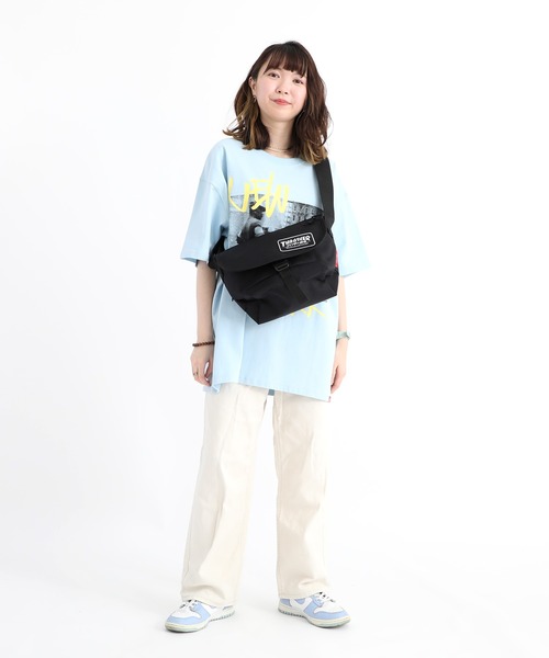 Manhattan Portage(マンハッタンポーテージ)の「Nylon Messenger Bag JR Flap Zipper Pocket Embroidered Patch THRASHER(メッセンジャーバッグ・メンズ・ブラック・SMALL)」の12枚目の写真