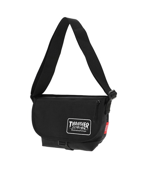 Manhattan Portage(マンハッタンポーテージ)の「Nylon Messenger Bag JR Flap Zipper Pocket Embroidered Patch THRASHER(メッセンジャーバッグ・メンズ・ブラック・SMALL)」の3枚目の写真
