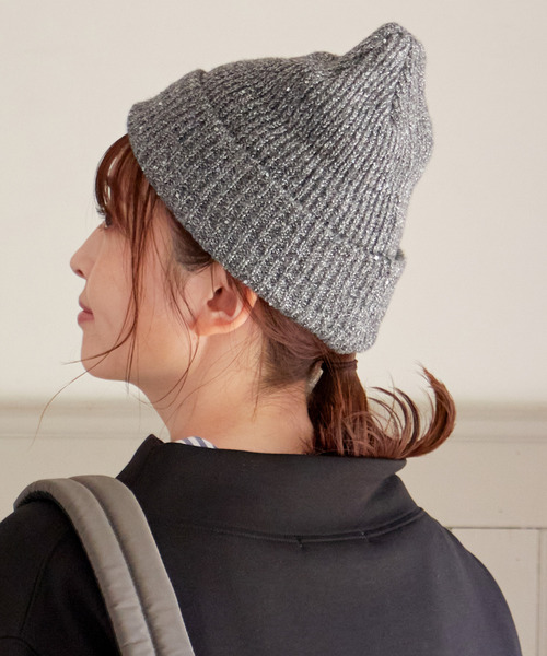 ikka（イッカ）の「スパンコールラメ混ニットワッチ（ニットキャップ/ビーニー・レディース・ピンク/オフホワイト/グレー/チャコールグレー・FREE）」の3枚目の写真
