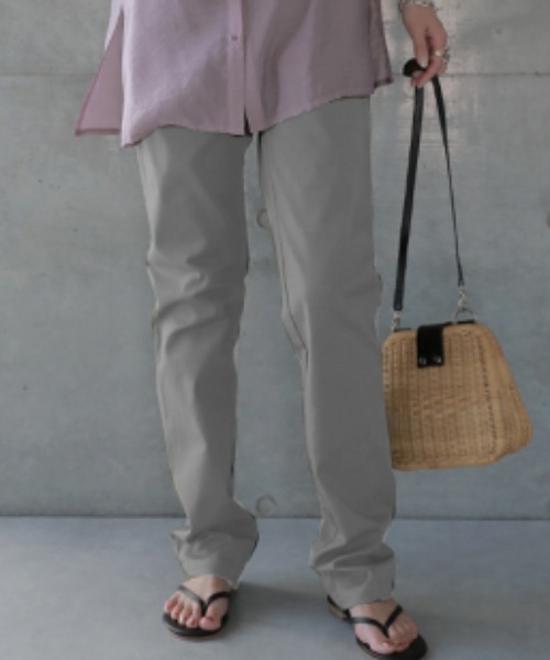 HUG.U（ハグユー）の「くしゅゆるエアリーパンツ（チノパンツ・レディース・アイボリー/オリーブ/ブラック/ダークブルー/モカ/アッシュグレー・XL/M/S/L）」の10枚目の写真