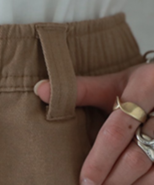 HUG.U（ハグユー）の「くしゅゆるエアリーパンツ（チノパンツ・レディース・アイボリー/オリーブ/ブラック/ダークブルー/モカ/アッシュグレー・XL/M/S/L）」の22枚目の写真