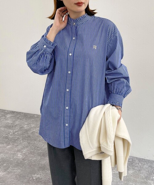 fredy emue(フレディエミュ)の「FR刺繍バンドカラーフリルブラウス(シャツ/ブラウス・レディース・オフホワイト/ブルー系その他/ベージュ/ブラック系その他・38)」の21枚目の写真