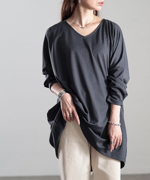 GOLDJAPAN(ゴールドジャパン)の「Vネックワイドコクーンチュニック【大きいサイズ対応】(チュニック・レディース・グレー/ブラック/カーキ・LL~3L/4L~5L)」の1枚目の写真