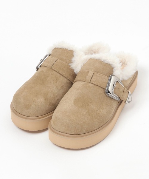 BAYFLOW（ベイフロー）の「[撥水機能付き]メタルバックルファークロッグ（スリッポン・レディース・ベージュ/ブラック・MEDIUM/LARGE）」の3枚目の写真