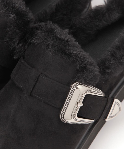 BAYFLOW（ベイフロー）の「[撥水機能付き]メタルバックルファークロッグ（スリッポン・レディース・ベージュ/ブラック・MEDIUM/LARGE）」の9枚目の写真