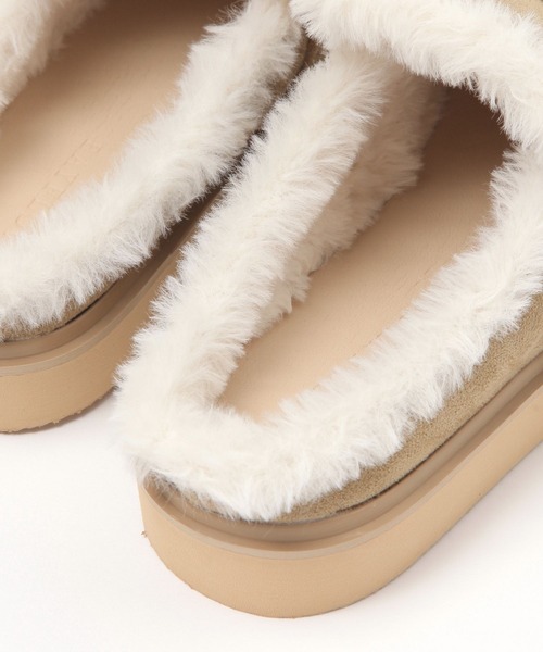 BAYFLOW（ベイフロー）の「[撥水機能付き]メタルバックルファークロッグ（スリッポン・レディース・ベージュ/ブラック・MEDIUM/LARGE）」の13枚目の写真